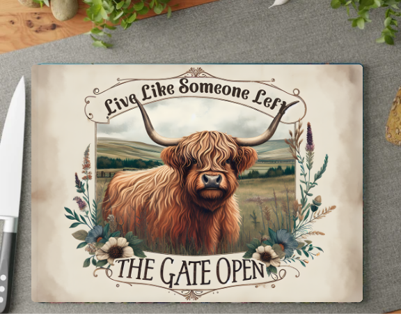 Highland Cow Glass Chopping Board – 6 Farmhouse Kitchen Designs